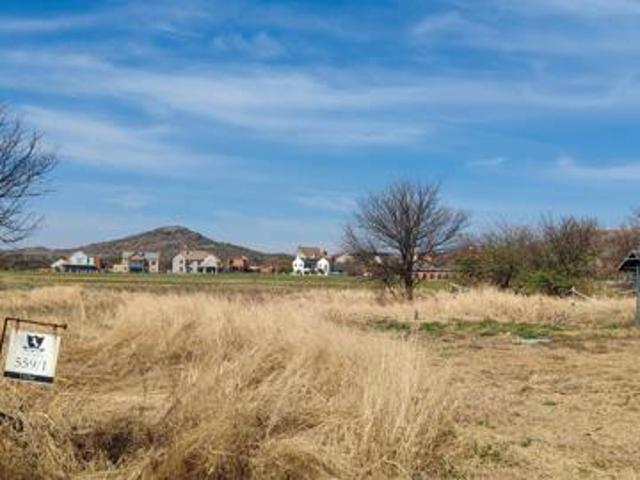 936 m² Land available in Meerhof