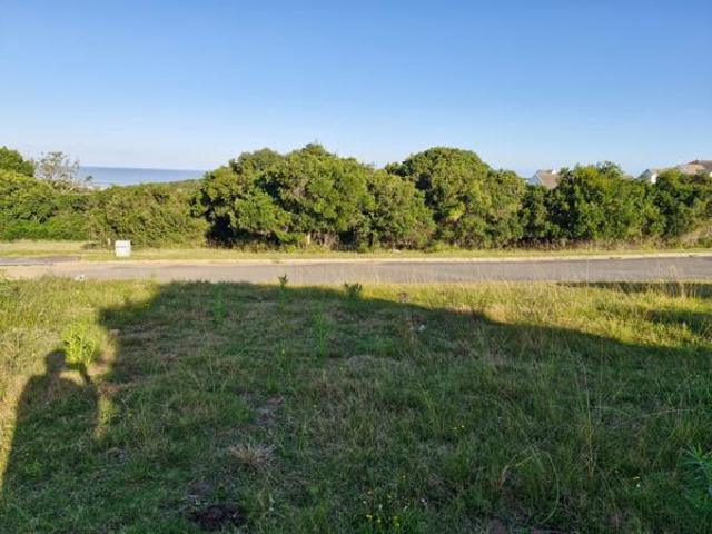 937 m² Land available in Cove Rock