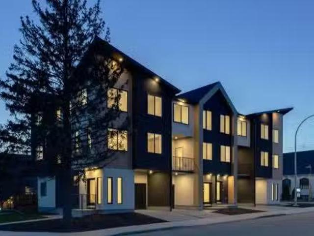 97 23 Street Nw, Calgary, AB, T2N 5E2 townhouse for sale Li.