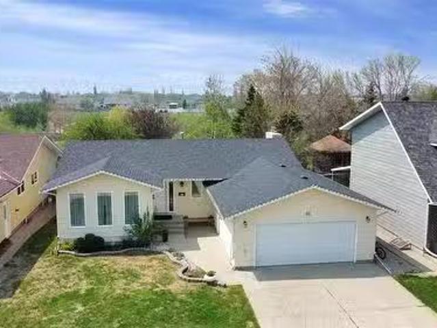 97 Calypso Drive, Moose Jaw, SK, S6J 1G1 house for sale Lis.