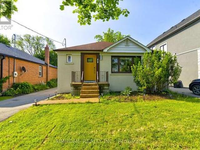 97 Edgecroft Road, Toronto, ON, M8Z 2C2 house for sale | Listing ID W12312 | Royal LePage