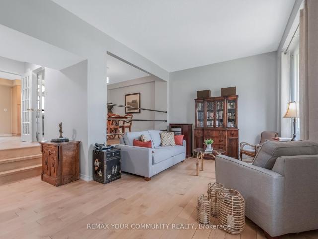 97 Poplar Crescent, Aurora | 4Beds/2Bath, Condo, $689,000 | Condos. Ca