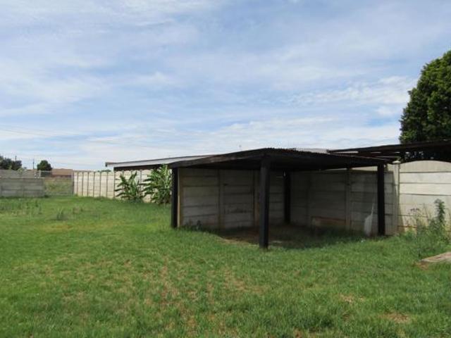 942 m² Land available in Welverdiend