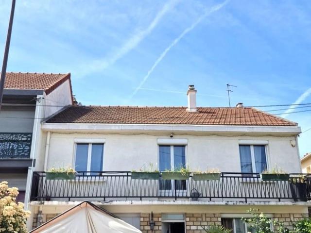94400 VITRY SUR SEINE MAISON 6 PIECES DE 133,54 M² SUR UN TERRAIN DE 293 M² ET UN JARDINET DE 40 M² AVEC UNE CAVE ET UN GARAGE