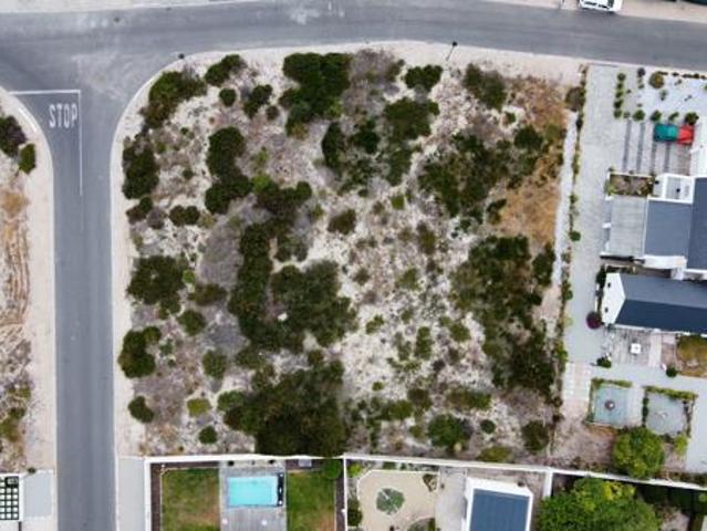 944 m² Land available in Dwarskersbos