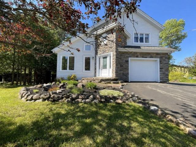 945 Place Du Repos, Mont Tremblant, QC, J8E 2Y4 house for sale | Listing ID 12087 | Royal LePage