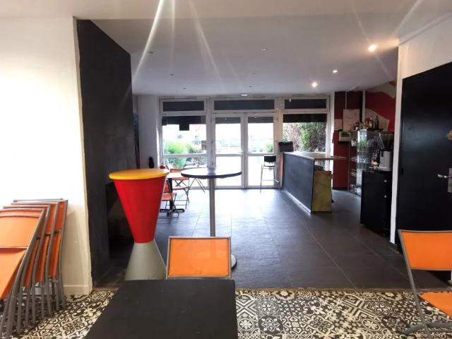 94600 CHOISY LE ROI MAISON ET COMMERCE 9 PIECES 145 M² SUR UN TE
