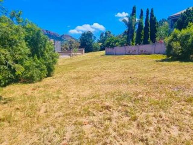 946 m² Land available in Kosmos Ridge