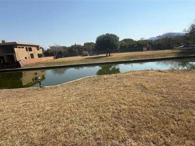 947 m² Land available in The Islands Estate
