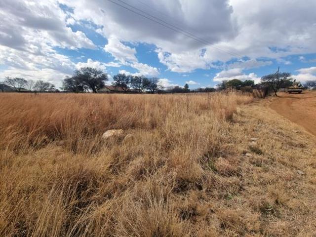 947 m² Land available in Vaaloewer