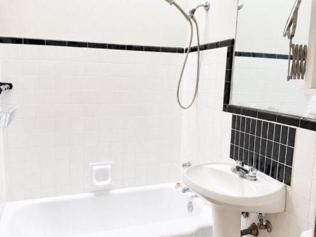 9485 Rue St Denis, H2M 1P3, H2M 1P3, Montréal