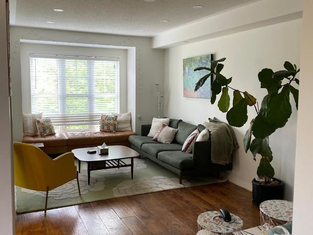 948 Brassard Circle, Milton | 3+1Beds/2Bath, Townhouse, $4,000/mo | Condos. Ca