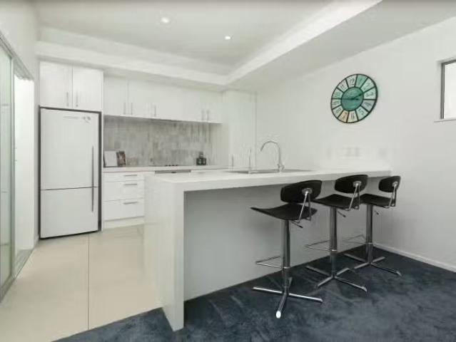 9/49 Browns Bay Road, Browns Bay, North Shore City