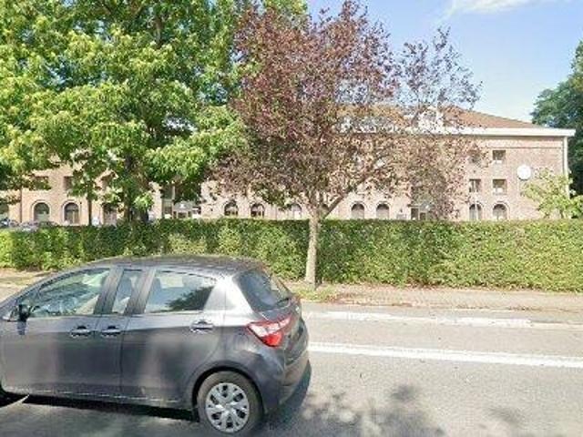 949 m2 office space for rent in Waterloo