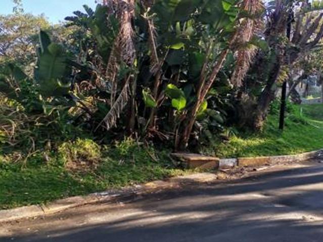 949 m² Land available in Marina Beach