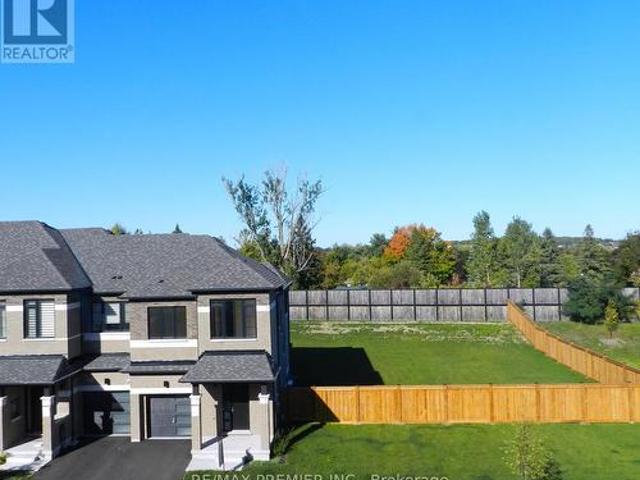 94 Turnberry Lane, Barrie, ON, L4N 6K7 house for sale | Listing ID S13072 | Royal LePage