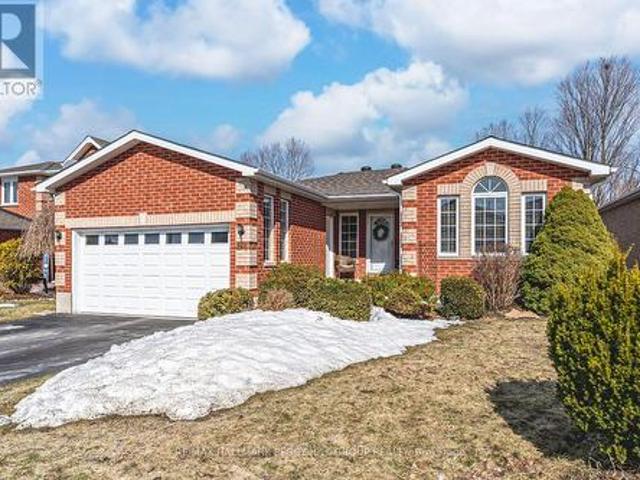 94 Crompton Drive, Barrie, ON, L4M 6P1 house for sale | Listing ID S12034 | Royal LePage