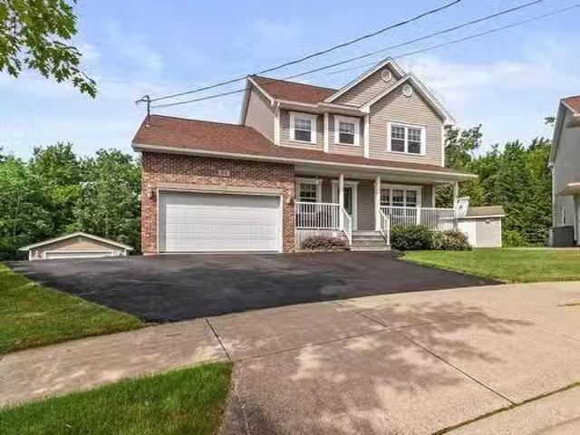 94 Evangeline Court, Lower Sackville, NS, B4E 3N6 house for.