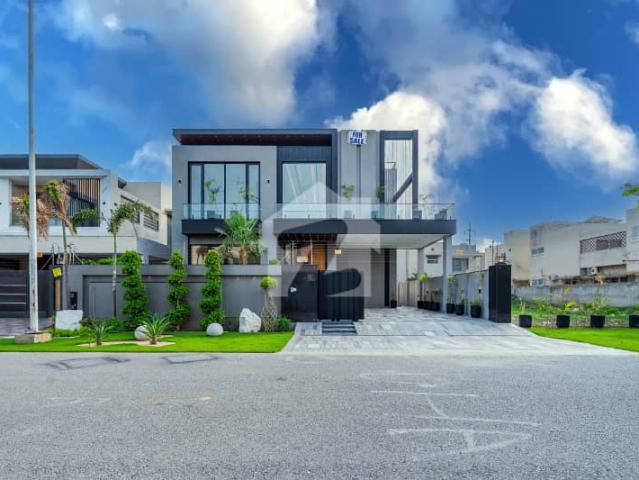 94 F 1 Kanal Designer House With Full Basement In DHA Phase 6 7400 Square Feet
