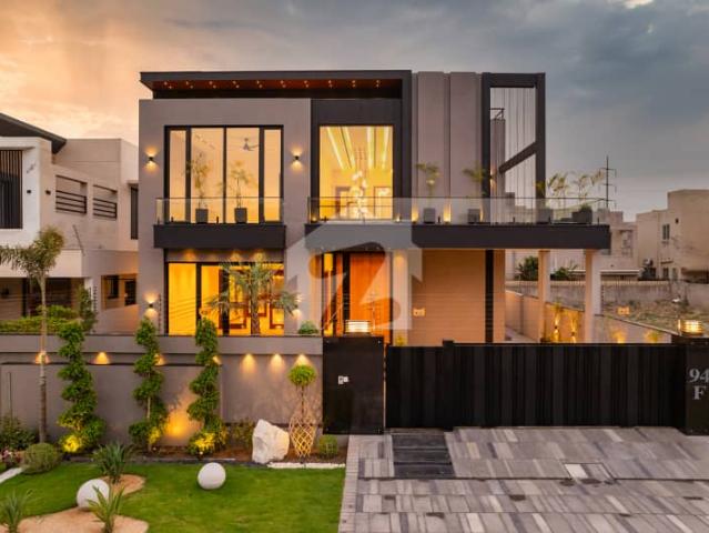 94 F 1 Kanal Designer House With Full Basement In DHA Phase 6 7400 Square Feet