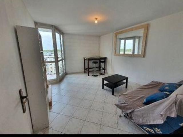 94 Studio Location / F1 Thiais 32m2