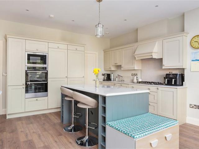 950,000 | 14 Hersil Wood, Knocklyon, Dublin 16 Sherry FitzGerald Templeogue 4999 MyHome. Ie Residential