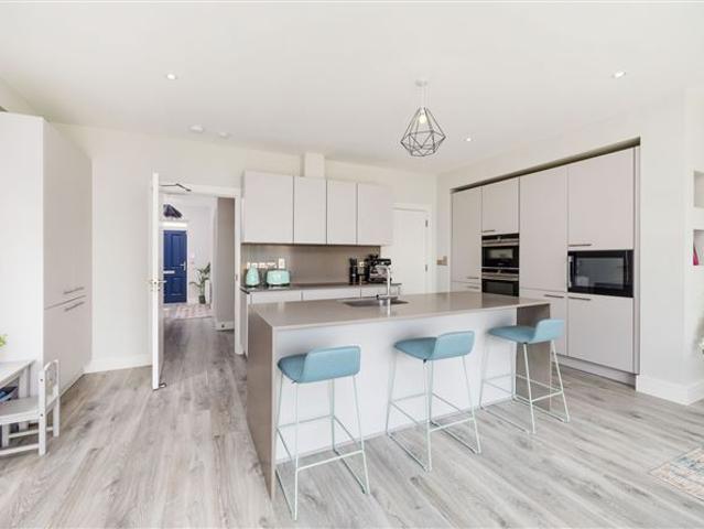 950,000 | 28 Brookfield, Back Road, Malahide, Co. Dublin Sherry FitzGerald Malahide 4999 MyHome. Ie Residential