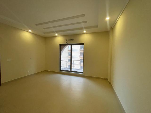 950 Ft² Flat for Sale