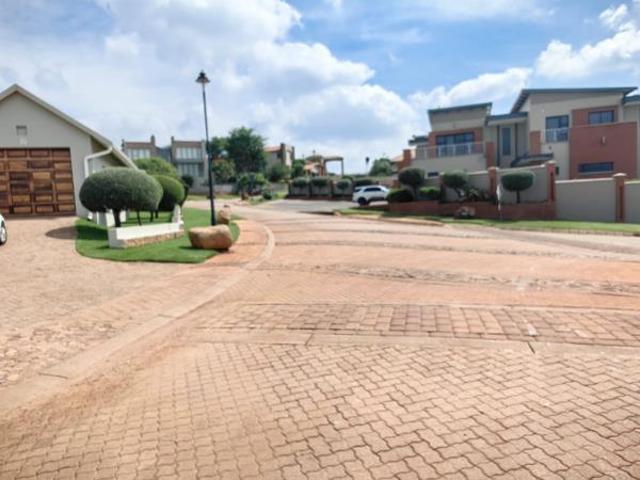 950 m² Land available in Cashan