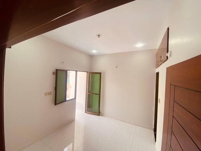 950 Sq. Ft. Flat for sale