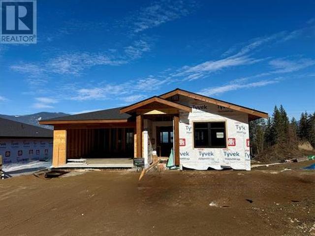 951 25 Avenue Sw, Salmon Arm, BC, V1E 1T9 house for sale | Listing ID 10337 | Royal LePage