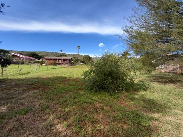 952 m² Land available in Patensie