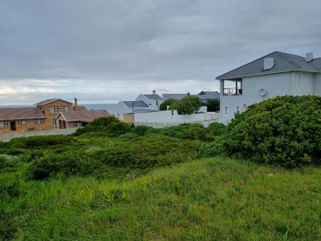 952 m² Land available in Struisbaai