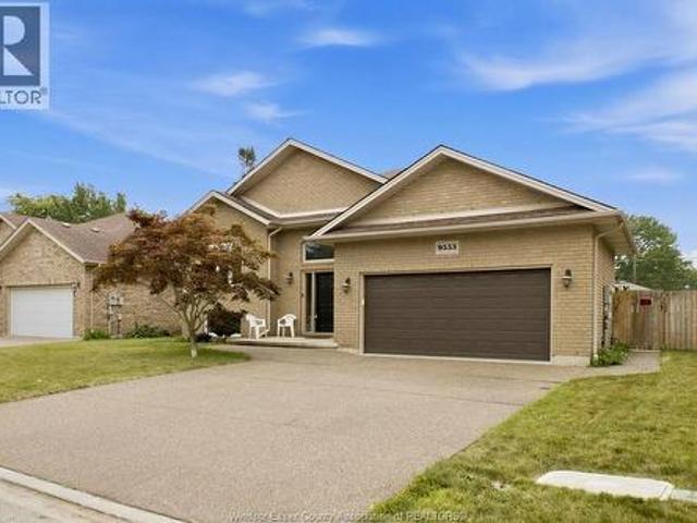9553 Manitou, Windsor, ON, N8P 1H8 house for sale | Listing ID 26017 | Royal LePage