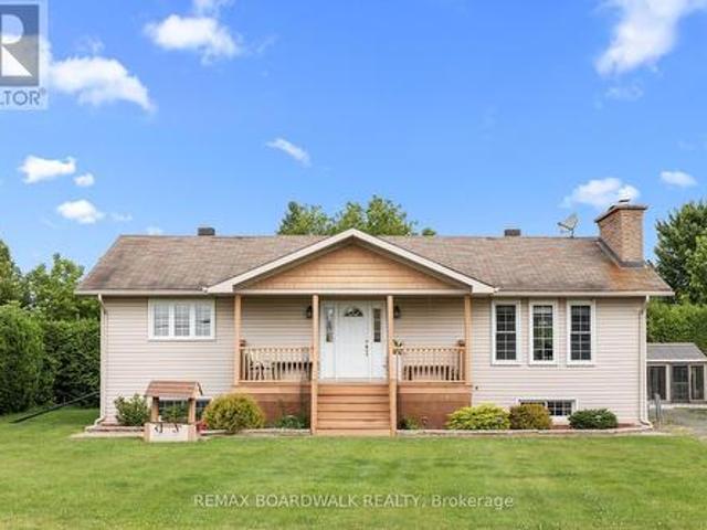 955 Lacroix Road, Clarence Rockland, ON, K0A 2A0 house for sale | Listing ID X13615 | Royal LePage