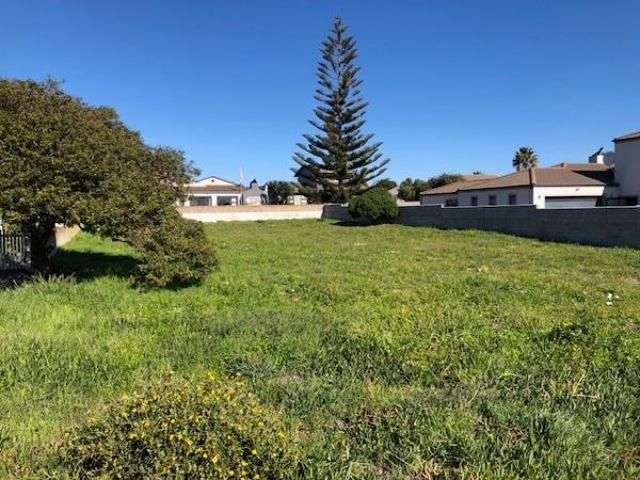 955 m² Land available in Country Club