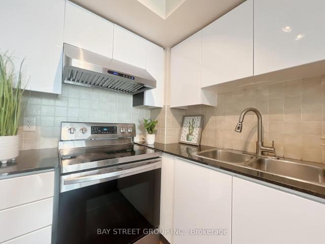 956 25 Viking Lane, Etobicoke | 2Beds/2Bath, Condo, $2,900/mo | Condos. Ca