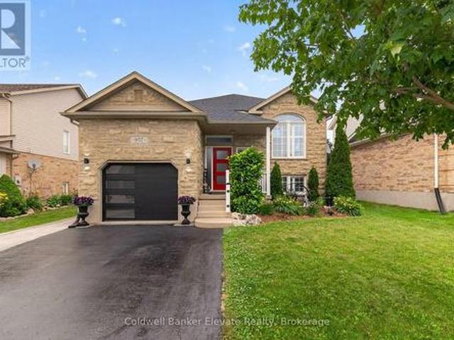 957 Gzowski Street, Centre Wellington, ON, N1M 3W1 house for sale | Listing ID X13571 | Royal LePage