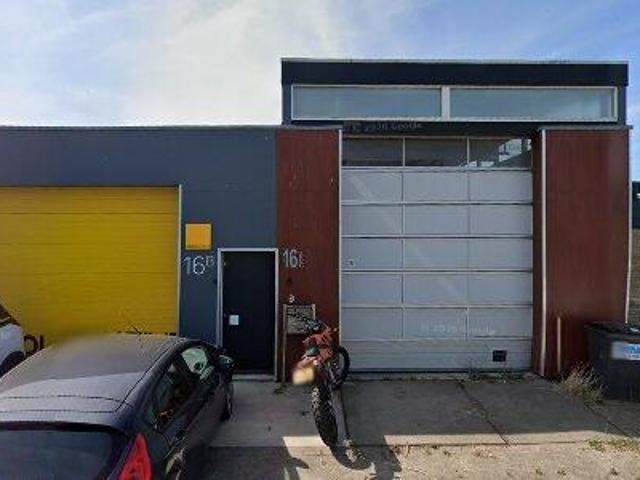 95 m2 office space for rent in Zaanstad