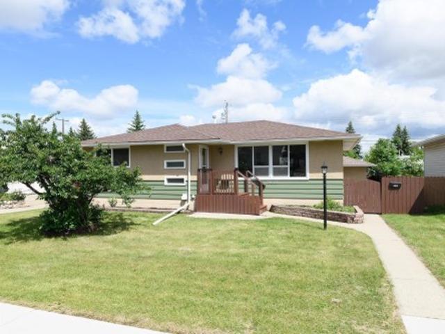 9607 75 Street, Edmonton, AB, T6B 2B6 house for sale | Listing ID E4495 | Royal LePage