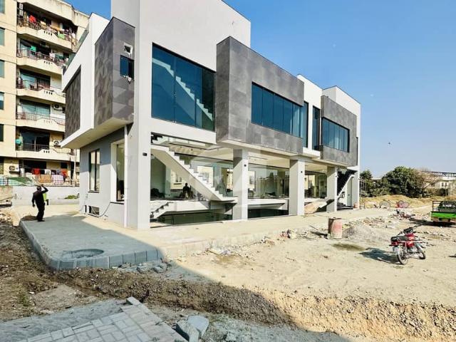 9600'Sqft ideal Location Triple Storey Plaza, Big Car Parking Available For Rent In F 11 Markaz