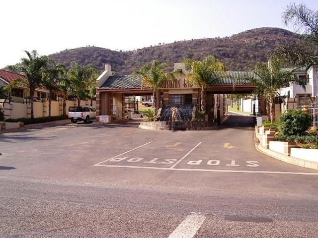 960 m² Land available in Kosmos Ridge Estate