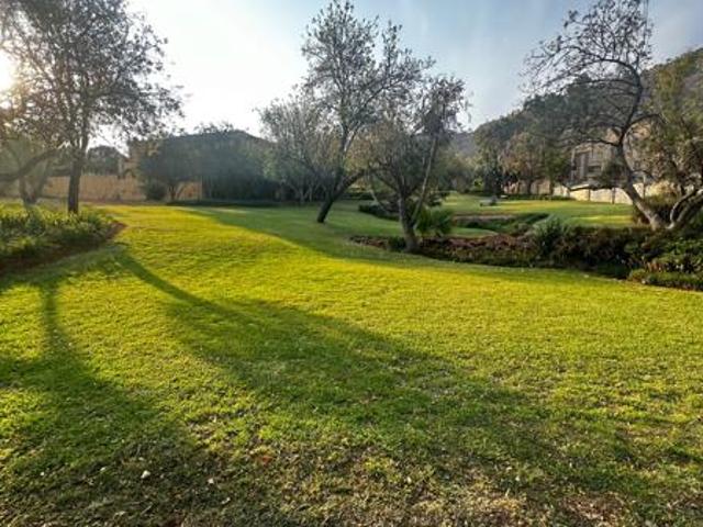 960 m² Land available in Kosmos Ridge Estate