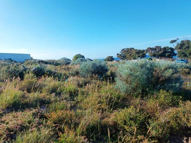 961 m² Land available in St Helena Views