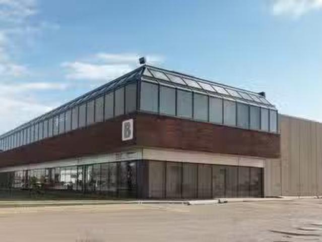 9681 45 Avenue, Edmonton, AB, T6E 5Z8 commercial for rent.