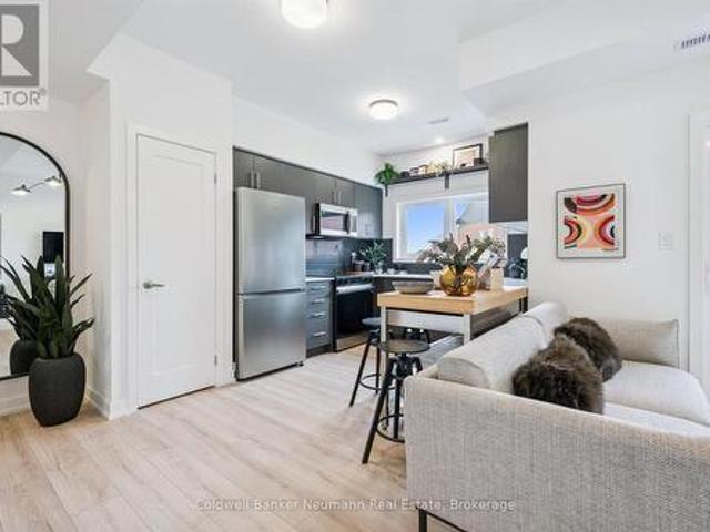 96 940 St David Street, Centre Wellington Fergus, ON, N1M 0L7 townhouse for sale | Listing ID X13619 | Royal LePage