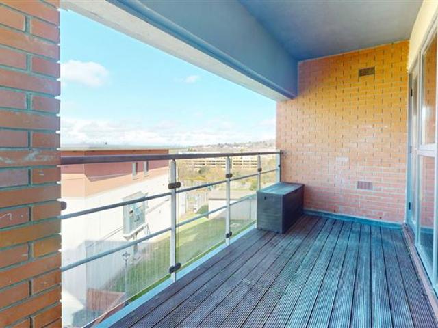 96 The Oval, Tullyvale, Dublin 18, County Dublin RE/MAX Properties 4918 MyHome. Ie Residential