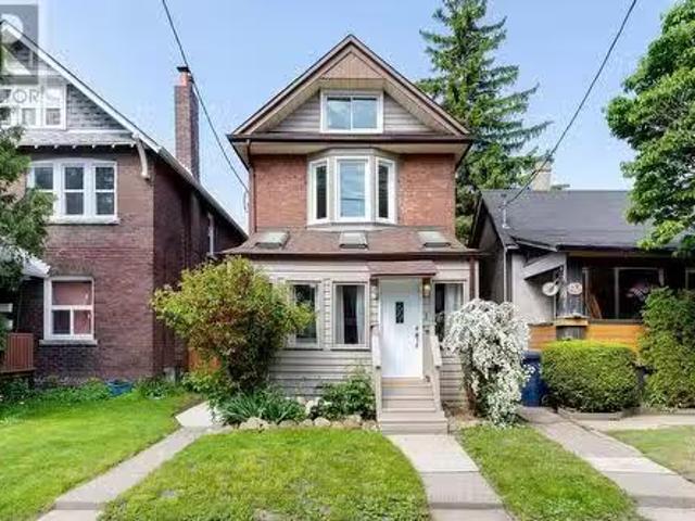96 Barrington Avenue, Toronto, ON, M4C 4Z1 house for sale L.