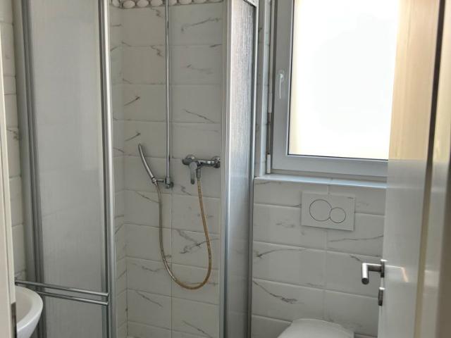 96 m²