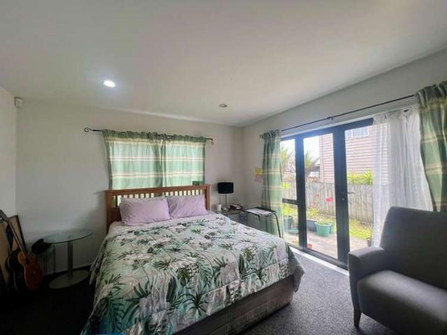 96 Mcleod Rd, Te Atatu South, Waitakere City